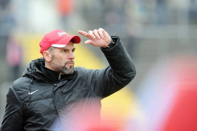 Fußball, Trainerhistorie KSV Hessen Kassel von 1964 bis heute Uwe WOLF (Trainer KSV Hessen Kassel) im Spiel KSV Hessen Kassel vs. FC Bayern Alzenau am 09.03.2013, Regionalliga Südwest, Saison 2012 2013