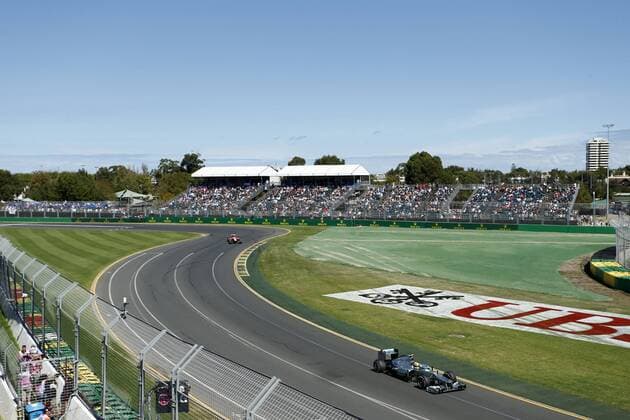 Motorsports: FIA Formula One World Championship 2013, Grand Prix of Australia, 10 Lewis Hamilton (GBR, Mercedes AMG Petronas F1 Team), xHOCHxZWEIx
