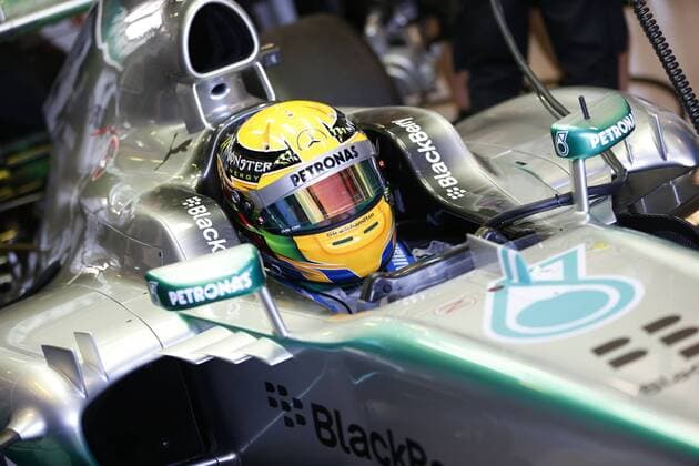 Motorsports: FIA Formula One World Championship 2013, Grand Prix of Australia, 10 Lewis Hamilton (GBR, Mercedes AMG Petronas F1 Team), xHOCHxZWEIx