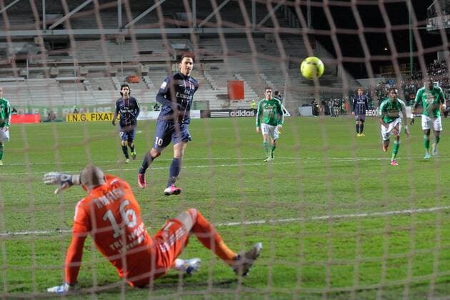 Stephane Ruffier (saint etienne) vs Zlatan Ibrahimovic (psg) FOOTBALL : AS Saint Etienne vs Paris Saint Germain (PSG) - Ligue 1 - 17 03 2013 FredericChambert 
