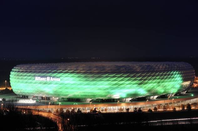 Allianz Arena leuchtet grün, St. Patrick s Day, München, Allianz Arena, Bayern, Germany, Stadion