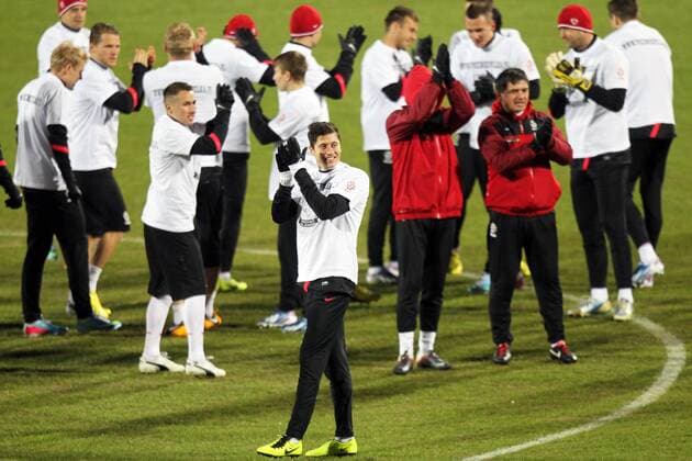 18.03.2013 WARSZAWA - POLONIA WARSAW STADIUM) (POLAND NATIONAL TEAM PRACTICE) POLSKA TRENING - ROBERT LEWANDOWSKI  20130318CSLG0004