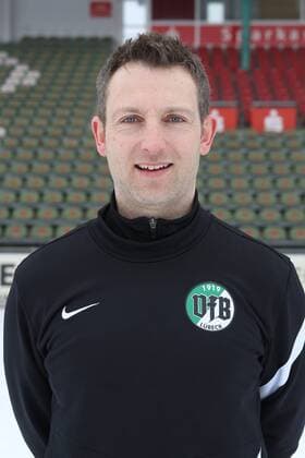 Lübeck, 16. Februar 2013 - Fußball, Fototermin VfB Lübeck: Denny Skwierczynski (Trainer VfB Lübeck)