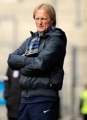 26.02.2012, 2.Bundesliga, FSV Frankfurt - Karlsruher SC v.l. Trainer Joern Andersen (KSC)