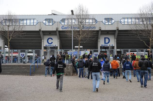 23.03.2013, SV Waldhof Mannheim,BFV Pokal Eingang zum Carl-Benz-Stadion - ksp