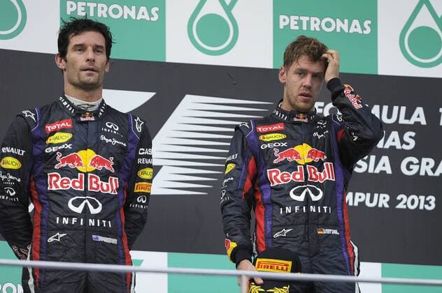 v.li:Mark WEBBER (AUS),Red Bull Racing geht auf Distanz zu Sebastian VETTEL (GER),Red Bull Racing,wenig Begeisterung bei der Siegerehrung,Aktion. Formel 1, GP von Malaysia Kuala Lumpur,Sepang Circuit,Rennen, Saison2013,am 24.03.2013.