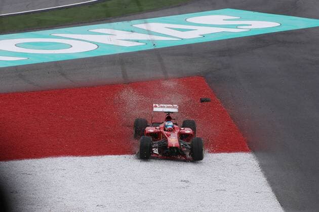 24.03.2013 - Race, Fernando Alonso (ESP) Scuderia Ferrari F138 without Frontal Wing 