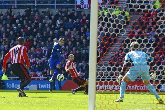 Robin Van Persie of Manchester United (C) scores their first goal - Barclays Premier League - Sunderland vs Manchester United - Stadium of Light - Sunderland - 30 03 13 - Picture Richard Lee Sportimage EDITORIAL USE ONLY. No use with unauthorised audio, video, data, fixture lists, club league logos or live services. Online in-match use limited to 120 images, no video emulation. No use in betting, games or single club league player publications.