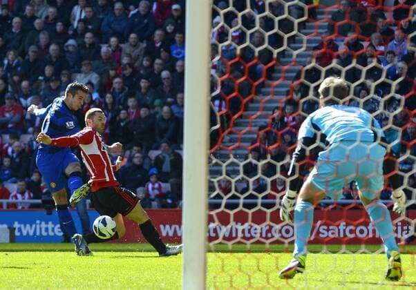 Robin Van Persie of Manchester United (L) scores their first goal - Barclays Premier League - Sunderland AFC (FC) - Manchester United (ManU) - Stadium of Light - Sunderland - 30 03 13 - PictureRichardLee Sportimage EDITORIAL USE ONLY. No use with unauthorised audio, video, data, fixture lists, club league logos or live services. Online in-match use limited to 120 images, no video emulation. No use in betting, games or single club league player publications.
