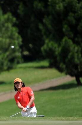(130331) -- JAKARTA, March 31, 2013 (Xinhua) -- South Korean Golfer Choi Ho Sung hits the ball during the final day of Enjoy Jakarta Indonesia PGA Golf Herren Championship at Emeralda Golf Club in Jakarta, Indonesia, March 31, 2013. Choi Ho Sung claimed the title with 18 under par. (Xinhua Veri Sanovri) INDONESIA-JAKARTA-GOLF-ENJOY JAKARTA INDONESIA PGA Golf Herren CHAMPIONSHIP 