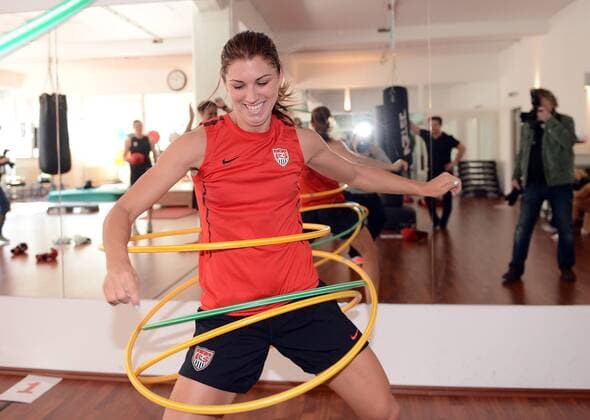 01.04.2013, xjhx, Fussball Damen, USA National Team Frauen trainiert in Offenbacher Fitness-Studio Fitness Park USA Soccer Ladys Team trains in Offenbach , v.l. Alex Morgan (United States of America USA)