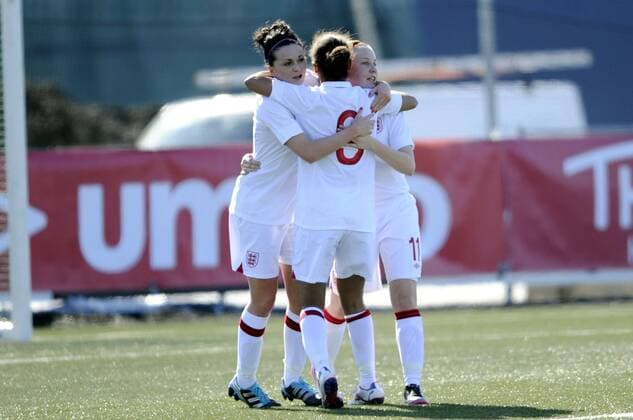 Fotball Football 04.04.2013 UEFA WU19, Second Qualifying Round England v Serbia 4:5 Foto: Morten Olsen, Digitalsport England celebrating goal Bethany Mead (11) 