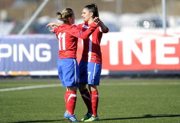 Fotball Football 04.04.2013 UEFA WU19, Second Qualifying Round England v Serbia 4:5 Foto: Morten Olsen, Digitalsport Serbia celebrating goal Jovana Damnjanovio (7) Jelena Cubrilo (11) 