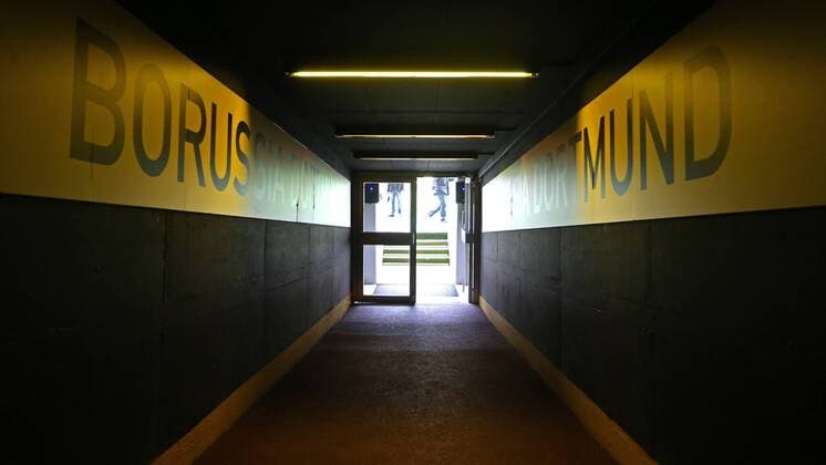FUSSBALL - DFL, Dortmund, Pressereise DORTMUND,DEUTSCHLAND,05.APR.13 - FUSSBALL - DFL, 1. Deutsche Bundesliga, Borussia Dortmund, Pressereise. Bild zeigt den Spielertunnel im Stadion. 