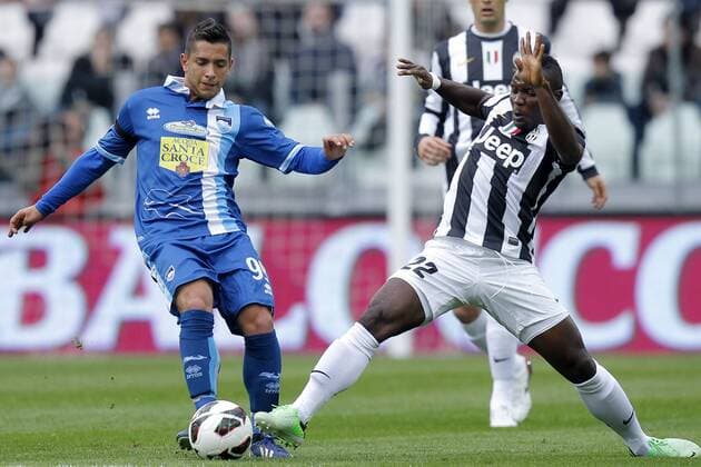 Gianluca Caprari Pescara, Kwadwo Asamoah Juventus, Torino 6 4 2013 .Juventus Stadium.Football Calcio 2012 2013 Serie A.Juventus Vs Pescara.Foto Marco Bertorello Insidefoto MarcoxBertorello