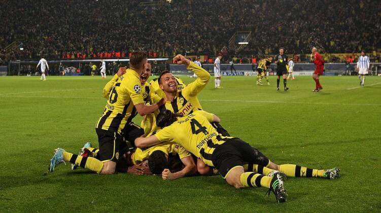 09.04.2013, Fussball Champions League Viertelfinale Rückspiel: Borussia Dortmund - FC Malaga, im Signal-Iduna-Park-Stadion Dortmund. Jubel Dortmund zum Tor zum 3:2