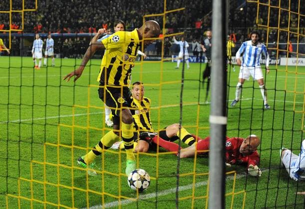 09-04-2013, Fussball, Saison 2012-2013, UEFA Champions League, Viertelfinale, Rückspiel, Borussia Dortmund - FC Malaga, Felipe Santana (Borussia Dortmund), li., erzielt das 3-2 Siegtor. Torhüter Willy Caballero (FC Malaga) ist geschlagen