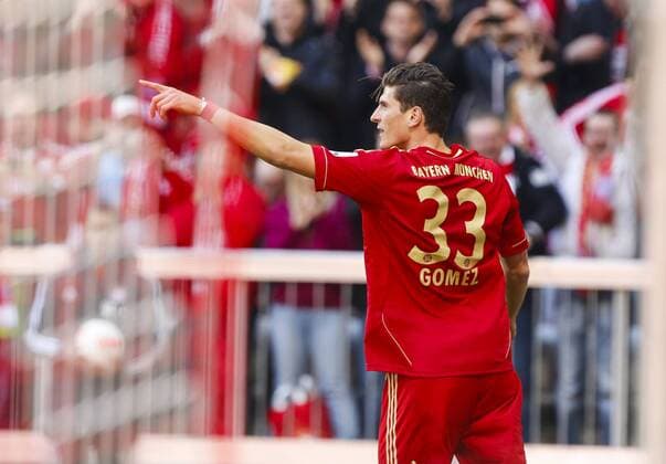 Mario Gomez ( Bayern 33 ) jubelt nach dem Tor zum 2-0 Jubel, Freude, Emotionen, Feiern, Lachen, jubelt, freuen, reisst die Arme hoch, ballt die Faust FC BAYERN MUENCHEN - 1.FC NUERNBERG (4-0) Fussball 1. Bundesliga , Muenchen, am 13.04.2013 29.Spieltag, Spieltag29, Saison 2012 2013, Saison1213, Liga01, 1.Liga, 1.Bundesliga, FCB, München, Nürnberg