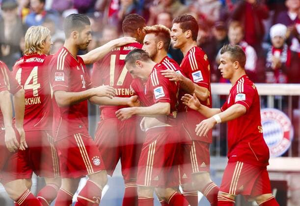 Mario Gomez ( Bayern 33 ) jubelt nach dem Tor zum 2-0 mit Xherdan SHAQIRI, FCB 11, Frank Ribery (Bayern 7), Anatoliy Tymoshchuk FCB Nr. 44, Diego Contento, FCB 26, Emre CAN FCB Nr.36 Jubel, Freude, Emotionen, Feiern, Lachen, jubelt, freuen, reisst die Arme hoch, ballt die Faust FC BAYERN MUENCHEN - 1.FC NUERNBERG (4-0) Fussball 1. Bundesliga , Muenchen, am 13.04.2013 29.Spieltag, Spieltag29, Saison 2012 2013, Saison1213, Liga01, 1.Liga, 1.Bundesliga, FCB, München, Nürnberg