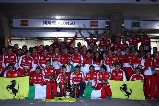 14.04.2013- Race, Celebration, Fernando Alonso (ESP) Scuderia Ferrari F138 race winner 