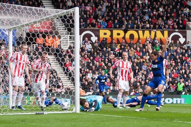 Football - 2012 2013 Premier League - Stoke City vs. Manchester United Michael Carrick of Manchester United scores the opening goal at the Britannia Stadium 
