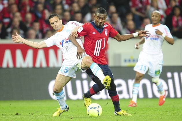 Salomon Kalou (Losc) vs Jeremy Morel (OM) FOOT : Lille vs OM - Ligue 1 - 14 04 2013 JBAutissier Panoramic 