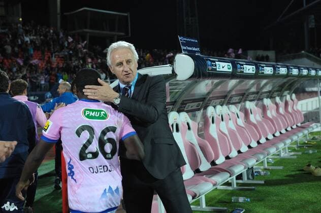 Patrick Trotignon (etg) FOOTBALL : Evian Thonon Gaillard vs Paris Saint Germain - 1 4 de finale Coupe de France - 17 04 2013 FredericChambert Panoramic 