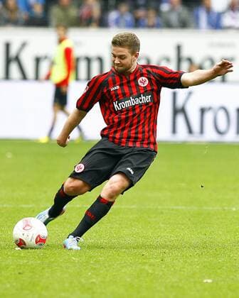 Eintracht Frankfurt - FC Schalke 04 Marc STENDERA, Eintracht Frankfurt am Ball, Freisteller, Einzelbild, Aktion hoch, Fußball Saison 1.BL 2012 2013