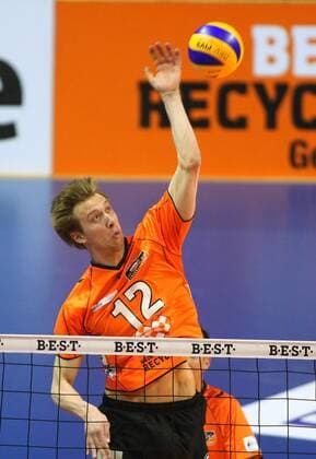 Berlin, Deutschland 21. April 2013: Play-Off Bundesliga Volleyball 12 13: Berlin Recycling Volleys vs. VfB Friedrichshafen. Paul Carroll (Berlin 12) sw