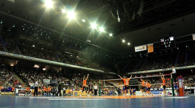 Berlin, Deutschland 21. April 2013: Play-Off Bundesliga Volleyball 12 13: Berlin Recycling Volleys, Max-Schmeling-Halle. Sw