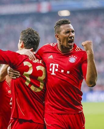 Mario Gomez ( Bayern 33 ) jubelt nach dem Tor zum 2-0 mit Jerome BOATENG (Bayern Nr.17), Jubel, Freude, Emotionen, Feiern, Lachen, jubelt, freuen, reisst die Arme hoch, ballt die Faust FC BAYERN München - FC BARCELONA ( 4- 0) Fussball UEFA Champions League, Halbfinale Hinspiel, München, 23.04.2013 CL Saison 2012 2013, FCB, München, BARCA