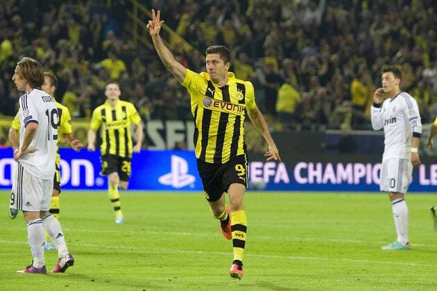 Torschütze Robert LEWANDOWSKI (DO) jubelt über das Tor zur 3:1 für Borussia Dortmund, Fussball Champions League, Halbfinale, Borussia Dortmund (DO) - Real Madrid (Real), am 24.04.2013 in Dortmund Deutschland