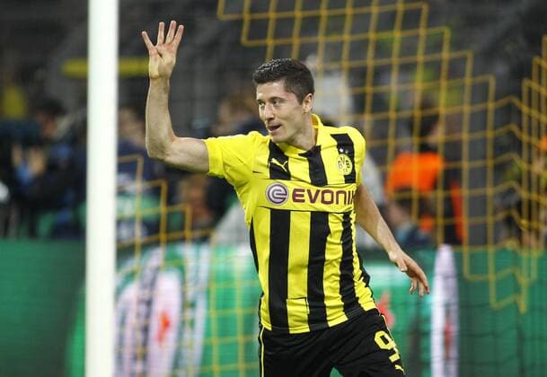 Dortmunds Robert Lewandowski celebrates scoring the 4:0, his fourth goal during the Championsleague semifinal match between Borussia Dortmund and Real Madrid, Signal Iduna Park in Dortmund on April 24., 2013. Borussia Dortmund gegen Real Madrid im Halbfinale der Championsleague in der Saison 2012 2013 am 24. April 2013.