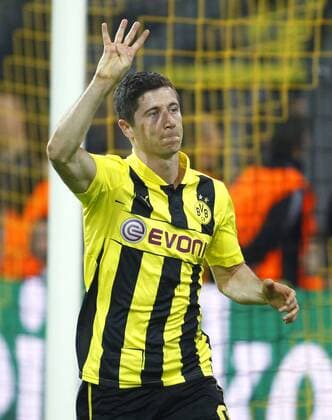Dortmunds Robert Lewandowski celebrates scoring the 4:0, his fourth goal during the Championsleague semifinal match between Borussia Dortmund and Real Madrid, Signal Iduna Park in Dortmund on April 24., 2013. Borussia Dortmund gegen Real Madrid im Halbfinale der Championsleague in der Saison 2012 2013 am 24. April 2013.