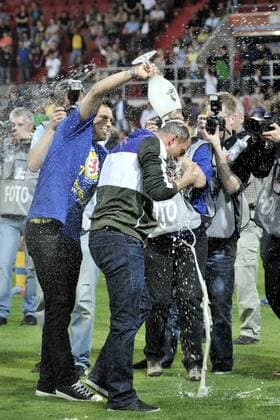 Torsten Lieberknecht, Trainer (Eintracht Braunschweig), Bierdusche, FC Ingolstadt 04 vs Eintracht Braunschweig), , Sport, Ballsport, Fussball, Bundesliga 2, Ingolstadt, Audi Sportpark,