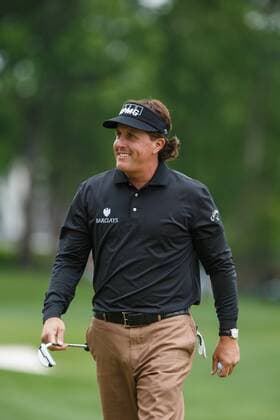 04 May 2013: Phil Mickelson smiles after making his putt on hole 14 during the third round action of the Wells Fargo Championship Tournament at Quail Hollow Country Club, Charlotte, North Carolina. GOLF: MAY 04 PGA Golf Herren - Wells Fargo Championship - Third Round Icon130504026 EDITORIAL USE ONLY