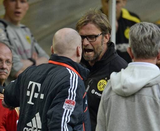 04.05.2013, Fussball 1.Bundesliga 2012 2013, 32.Spieltag, Borussia Dortmund - FC Bayern München, Nach der Roten karte für Rafinha gibt es Tumulte an der Trainerbank zwischen Sportdirektor Matthias Sammer (li, Bayern München) und Trainer Jürgen Klopp (re, Dortmund)