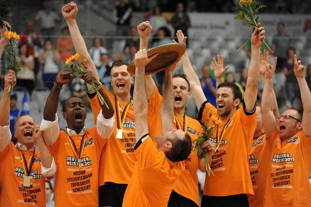 Jubel bei Berlin nach dem Geewinn der Deutschen Volleyballmeisterschaft 2013 EP_WSE