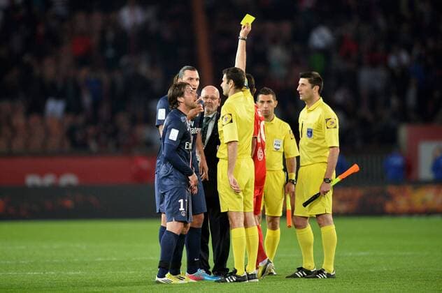 carton jaune Zlatan Ibrahimovic (psg) - Alexandre Castro (arbitre) - Maxwell (psg) FOOTBALL : Paris St Germain PSG vs Valenciennes FC: - Ligue 1 - 05 05 2013 AnthonyBIBARDFEP 