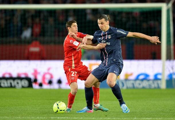 Zlatan Ibrahimovic (psg) - Maor Melicsohn (val) FOOTBALL : Paris St Germain PSG vs Valenciennes FC: - Ligue 1 - 05 05 2013 AnthonyBIBARDFEP 