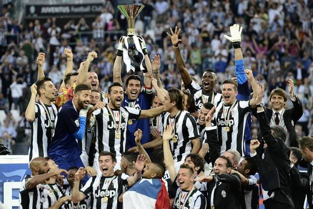 Db Torino 11 05 2013 - Spieler von Juventus Turin feiern die Meisterschaft in der Serie A: Juventus 