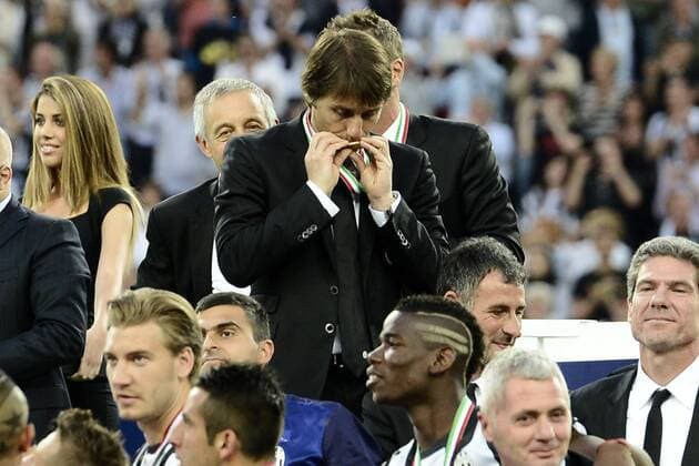 Db Torino 11 05 2013 - Spieler von Juventus Turin feiern die Meisterschaft in der Serie A: Antonio Conte 