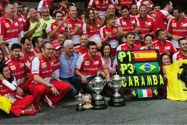 Stefano Domenicali (Teamchef Scuderia Ferrari) Felipe Massa, and Fernando Alonso with his parents GP Spanien 2013 Formel 1 Grand Prix Spanien 2013