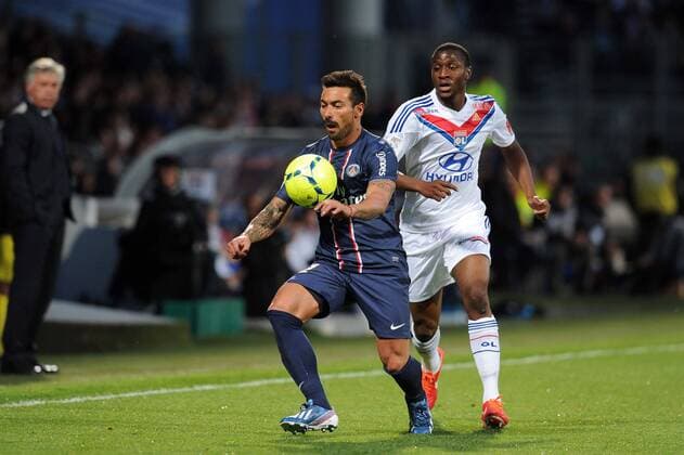 Gueida Fofana (Lyon) Ezequiel Lavezzi (PSG) FOOTBALL : Lyon vs PSG - Ligue 1 - 12 05 2013 NLeGouicFEP 