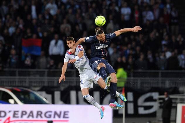 Maxime Gonalons (Lyon) Zlatan Ibrahimovic (PSG) FOOTBALL : Lyon vs PSG - Ligue 1 - 12 05 2013 NLeGouicFEP 