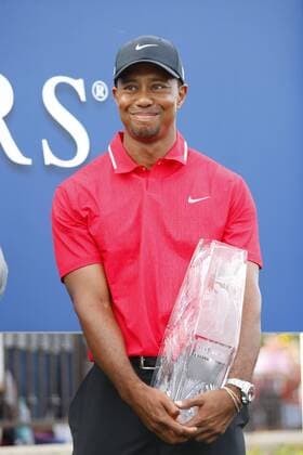 12 May 2013: Tiger Woods with the trophy in hand after the final round of The Players Championship at TPC Sawgrass in Ponte Vedra Beach, FL. GOLF: MAY 12 PGA Golf Herren - THE PLAYERS Championship - Final Round Icon23154763 EDITORIAL USE ONLY