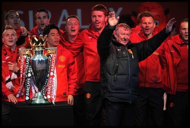 Sir Alex Ferguson Manchester United Fans addresses fans in Albert Square, Manchester, As Manchester United celebrate winning their 20th league title winning the Premier League, Monday May 13, 2013. AndrewxParsonsx xi-Images  AJP