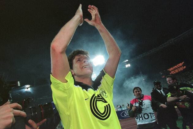 SPORT, FUSSBALL CHAMPIONSLEAGUE FINALE, BORUSSIA DORTMUND, 28.05.1997, MÜNCHEN - Der Dortmunder Andreas MÖLLER bejubelt den Sieg nach dem Spielende. Championsleague Finale 1997 Borussia Dortmund - Juventus Turin