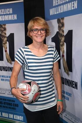 Saskia Bartusiak, die Fussballspielerin beim Photocall zur Kinopremiere von 11 Freundinnen am 17.05.13 in Koeln Photocall zur Kinopremiere von 11 Freundinnen in Koeln, 2013 