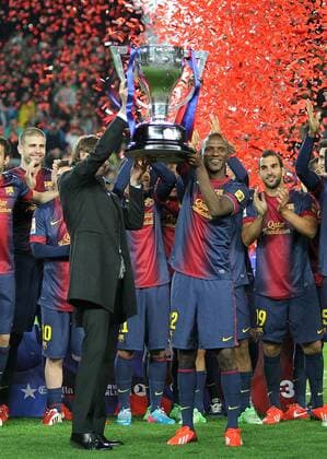 ERIC ABIDAL - titto villanova (Barcelona) FOOTBALL : FC Barcelona (Barca) Champion Primera Division 2012 2013 - Liga - 19 05 2013 PACOLARGO 